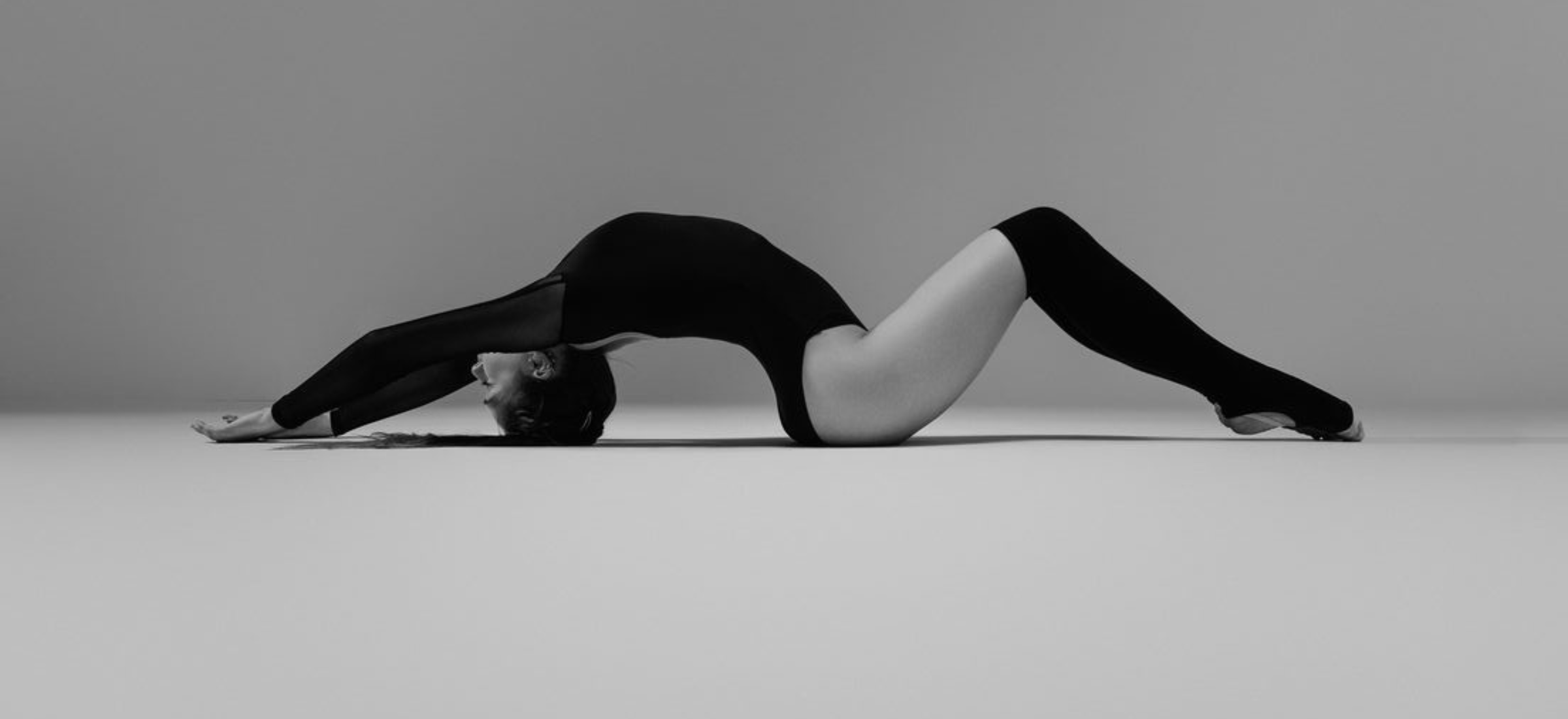 Décider seule ou décider accompagnée : ce que chaque posture dit vraiment de vous.